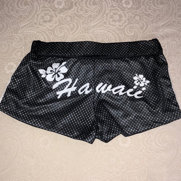Classic Black Shorts from Hawaii - Picture 2 of 3